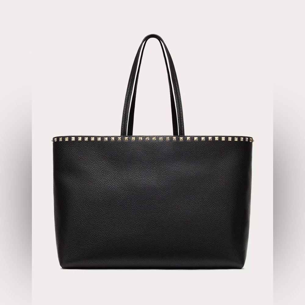 Valentino Bag
ROCKSTUD GRAINY CALFSKIN TOTE BAG